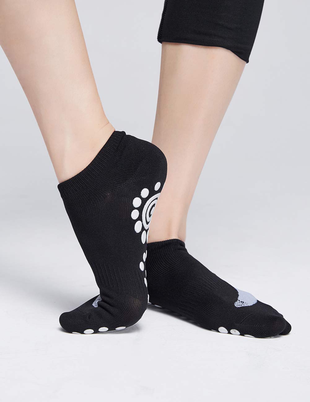Daydance Petite Women Pilates Socks Non Slip Socks for Yoga, Ballet Barre, Fitness