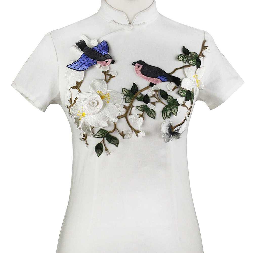 Broderies De Fleurs En 3D - Chez