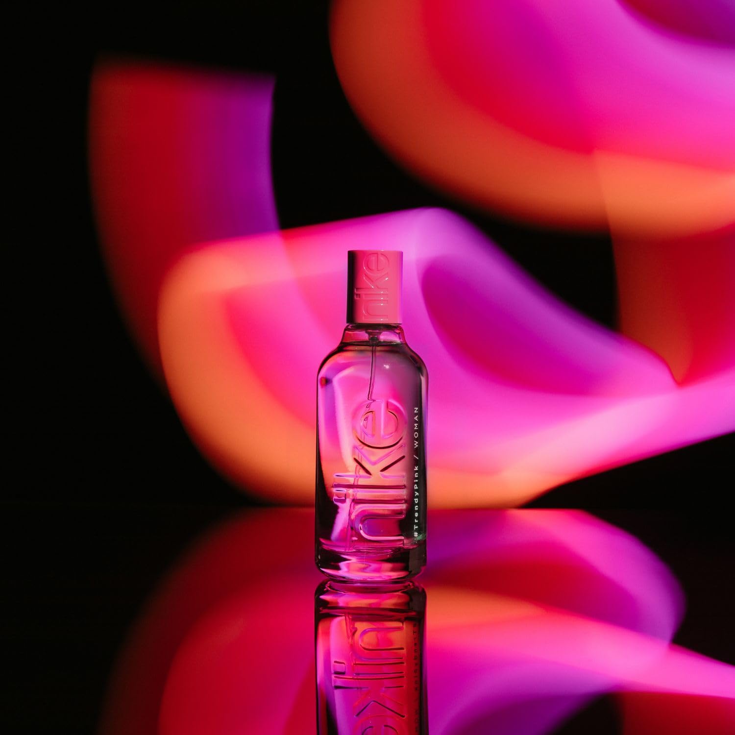 NIKE - Eau de Cologne Trendy Pink 100 ml + Gel Bain 75 ml + Crème Corps 75 ml, Coffret Femme, Eau de Toilette Naturelle et Féminine, Arôme Floral, Parfum Frais, Jeune et Longue Durée