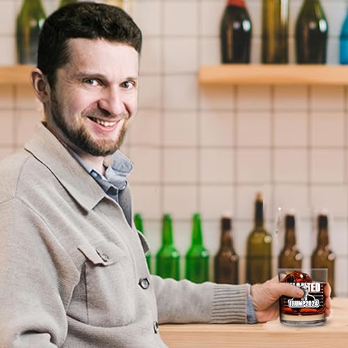 Miniatura 6 de DU VINO WANTED TRUMP 2024 - Vaso escocés de whisky bourbon de 11 onzas, gran regalo para papá, mamá, republicano, conservador, coleccionista