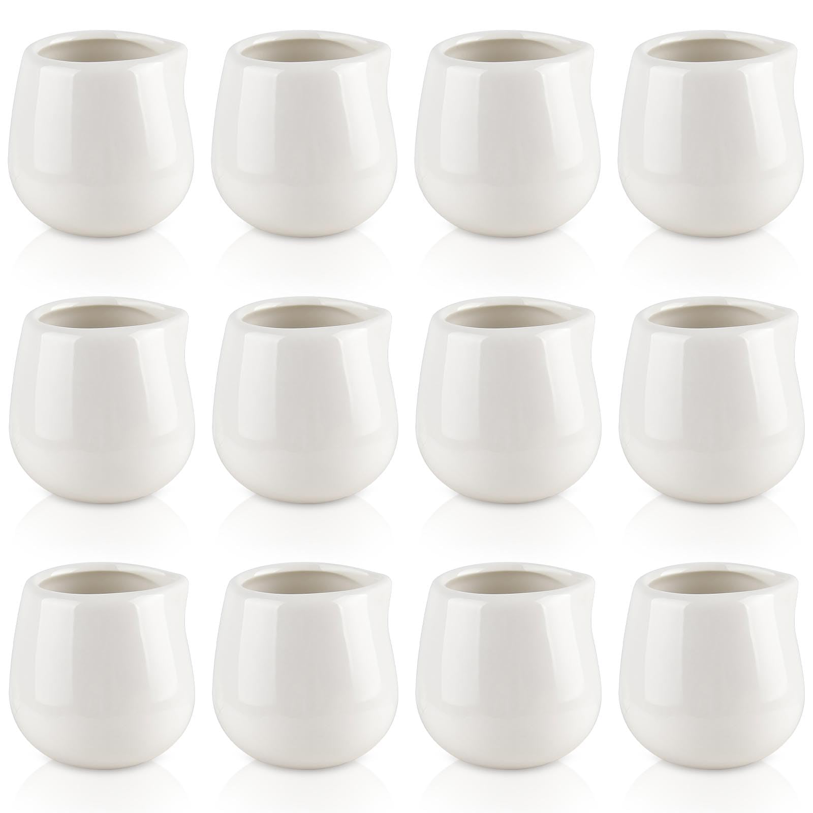 Mini pichets à crème pour servir proprement le lait et les sauces sans gouttes au café