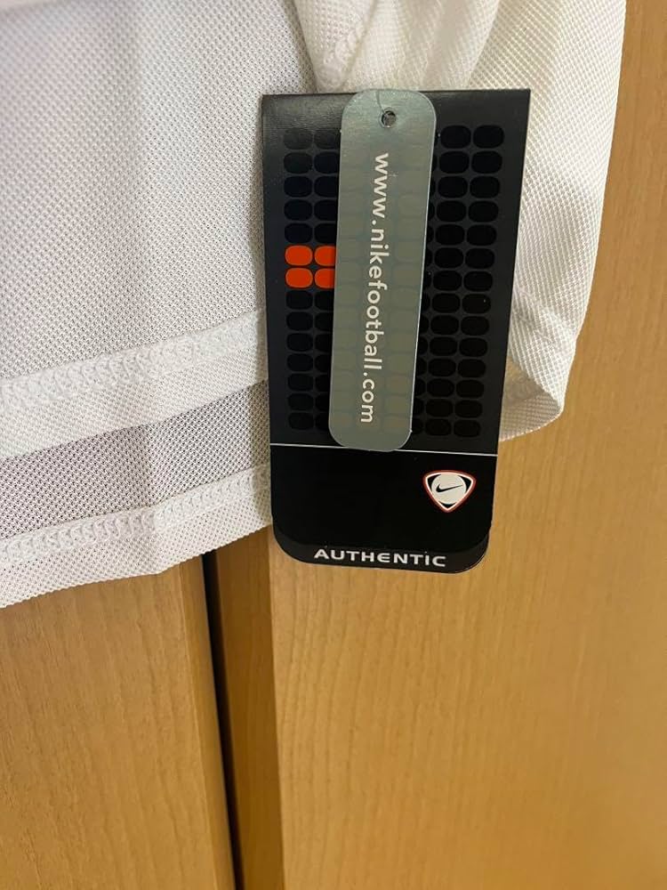 【希少】【タグ付き】マンチェスターユナイテッド 2002 ユニフォーム Amazon.co.jp: タグ付き マンチェスターユナイテッド 2002年