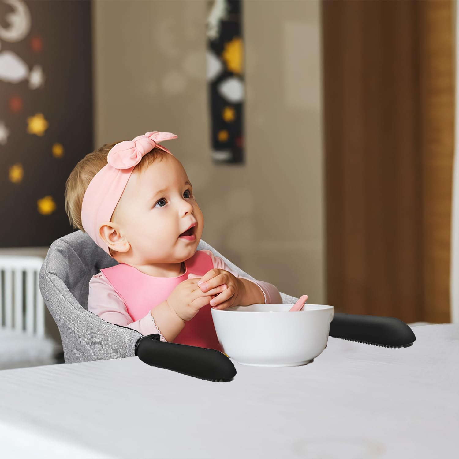 Tischsitz Baby, Faltbarer Kindersitz, mit Tragetasche | für zu Hause und unterwegs, Belastbarkeit 18kg, Grau