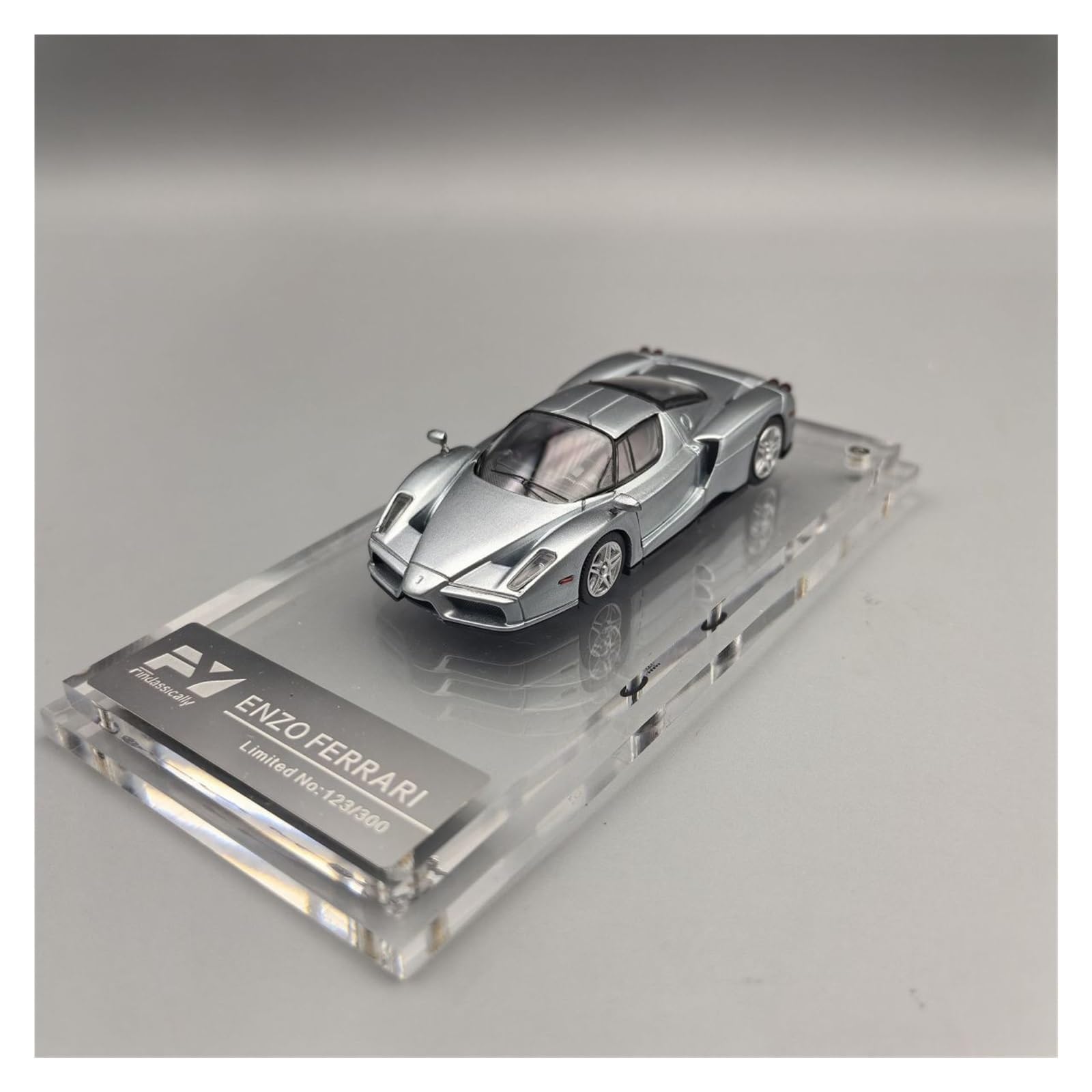 Metallo Scala Replica 1 64 Per Ferrari Enzo Limited Supercar In Lega Modello Di Auto Alla Moda Diecast Toy Cars Hobby Veicoli Giochi Set(Argento)