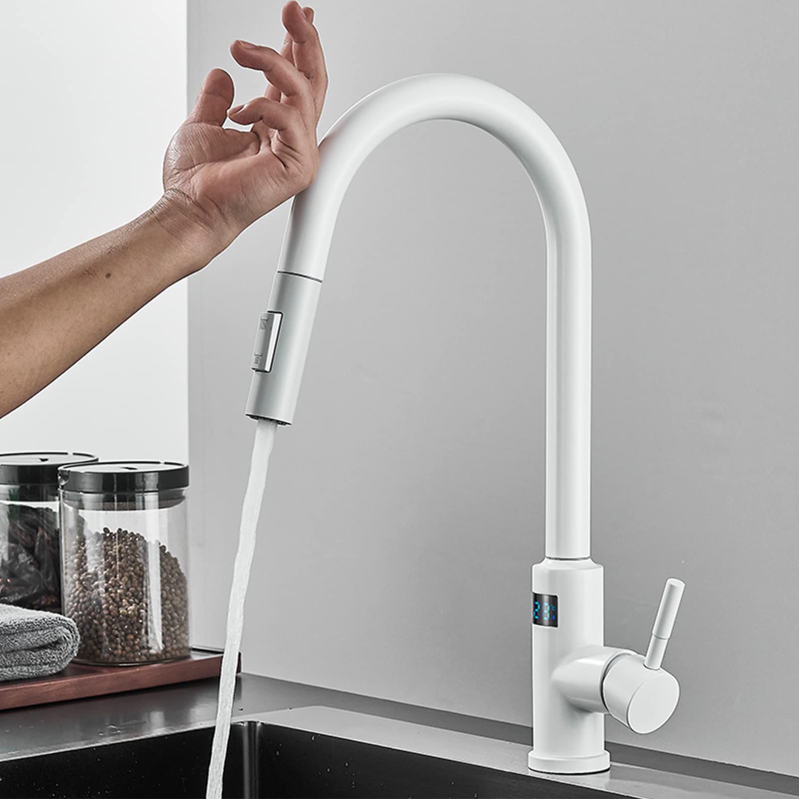Robinet de cuisine intelligent tactile pour éviter les brûlures grâce à l'écran thermique