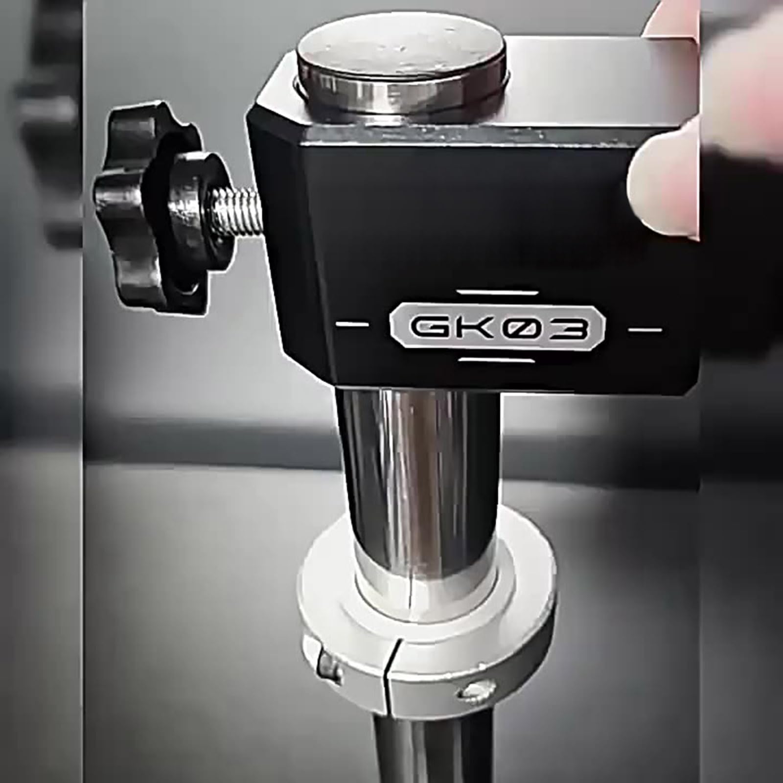 Oszczędność miejsca stojak na mikroskop stereo, podwójne elastyczne ramiona z płynnym obrotem i ergonomiczną regulacją wysokości, stojak na ramię mikroskopowe