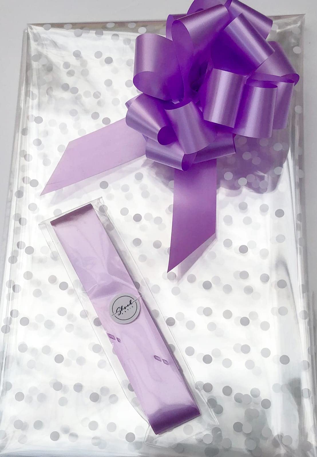 ShredAstic® White Dot Florist Cellophane wrap with 30mm Pull Bow (2 metres, Lilac) — image 1