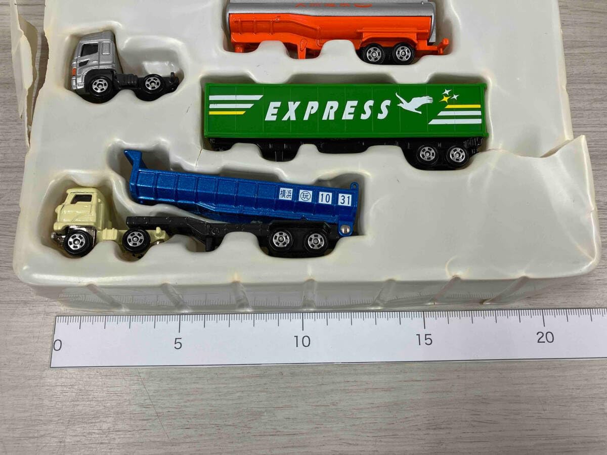 Amazon.co.jp: トミカ つなぎかえて遊べる ロングトレーラーセット【箱