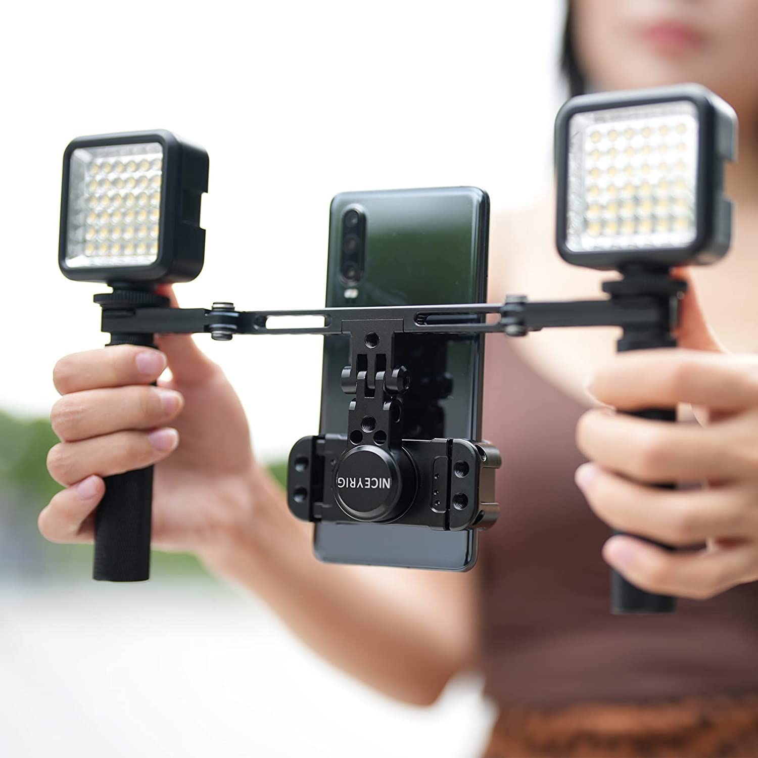NICEYRIG Estabilizador de Doble Mano para teléfono Inteligente Vlog Vlogging Lives Kit de grabación de Video con Mango Plegable para teléfono Celular Android y iPhone 14/13/12/11/XS Pro MAX -521