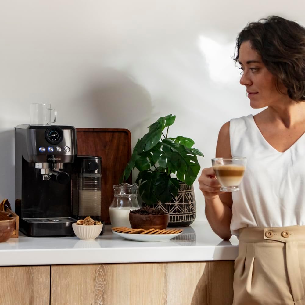 Cecotec Macchina da Caffè Espresso Cafelizzia 890 Grey. Espresso e Cappuccino, 1350 W, Sistema Thermoblock, 20 Bar, Modalità Auto per 1-2 Caffè, Vaporizzatore Orientabile, Capacità 1,2 L, Scalda Tazze