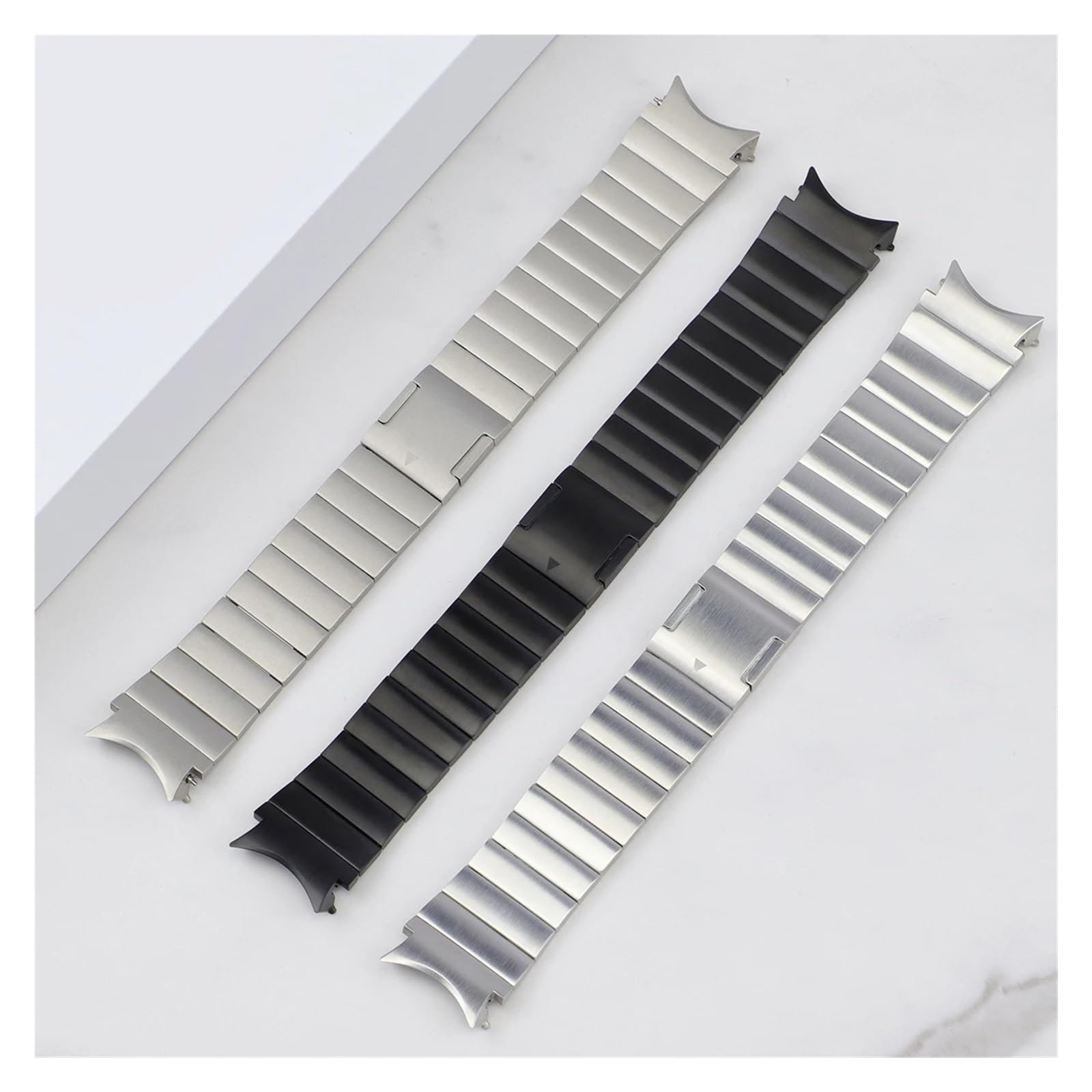 Bracelet magnétique sans espaces, Compatible avec Galaxy Watch 6/5/4 44mm 40mm 5 Pro 45mm 6 Classic 47mm 43mm, Bracelet à extrémité incurvée en métal(Titanium 2,M)