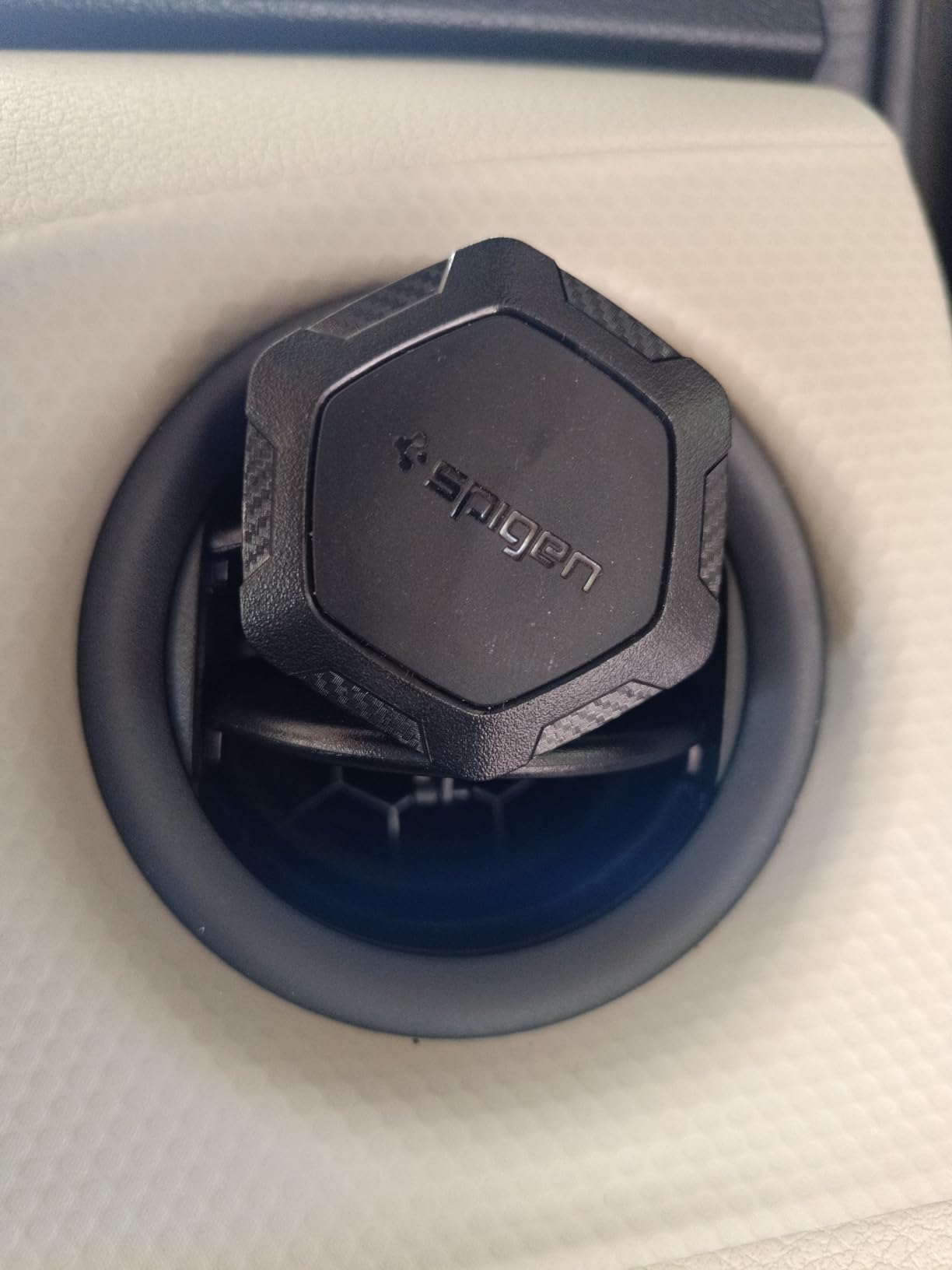 Spigen Kuel QS11 Quad Car Phone Mount Air Vent Phone Holder