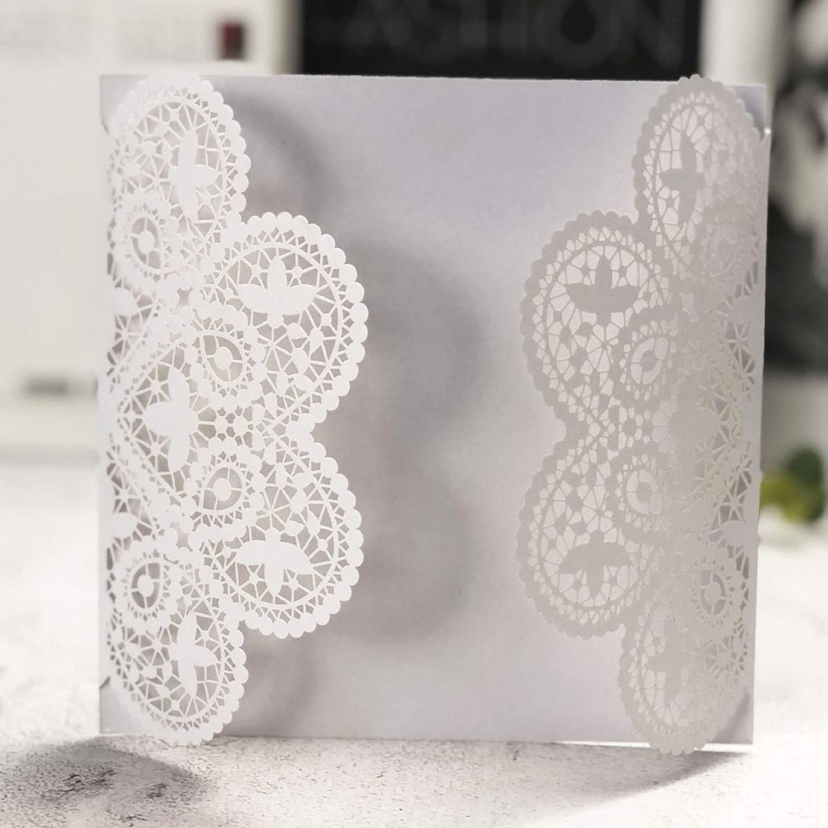 KUCHYNEE 20 stuks witte en roze bruiloftsuitnodigingskaarten lasergesneden met Flora-kant voor bruiloft, bruidsdouche, verloving, verjaardag, uitnodigingen