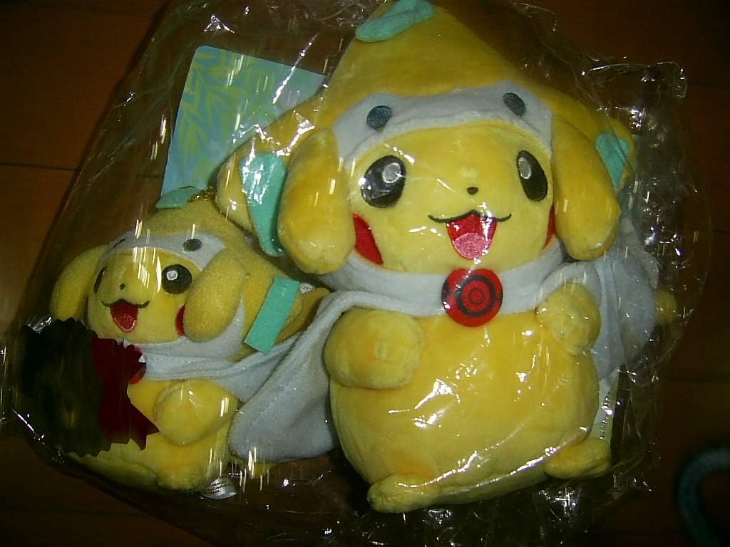 Amazon ポケモンセンタートウホク オリジナル ジラーチポンチョのピカチュウぬいぐるみ マスコット ミニクリアファイルセット ぬいぐるみ おもちゃ