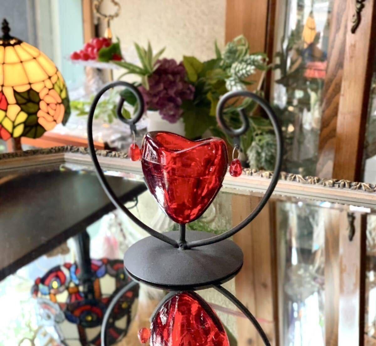 アイアン 赤いガラスのキャンドルスタンド アイアン 赤いガラスの
