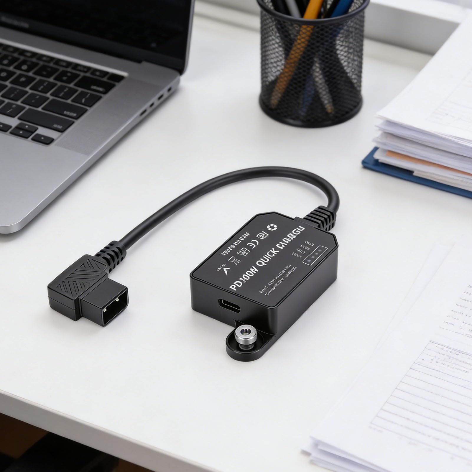 Cryfokt D Tap Type C Quick Charger 100W for V Mount Battery | Adaptacyjna regulacja napięcia, montaż śrubowy 1/4, wiele osłon zabezpieczających