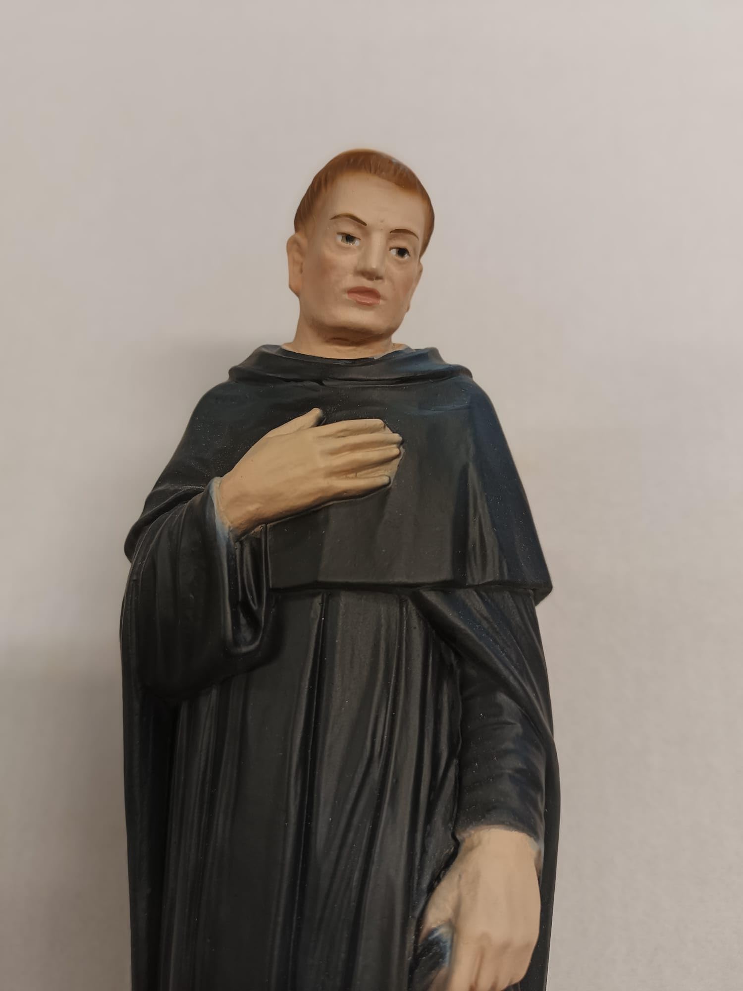Generico ArteSacracaravaggio Statua di San Pellegrino cm 30 (11,81 inches) in marmo resina piena decorata a mano di produzione artigianale italiana