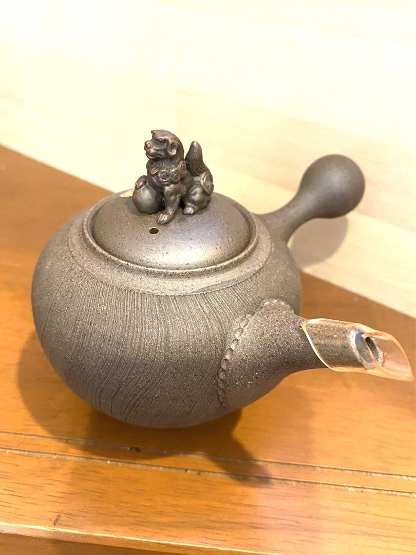 常滑焼 山田宝生作 梅花彫 朱泥急須常滑焼 山田宝生作 梅花