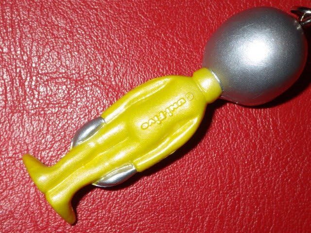 Amazon.co.jp: 90'S 宇宙人 キーホルダー 12 グレイ 黄