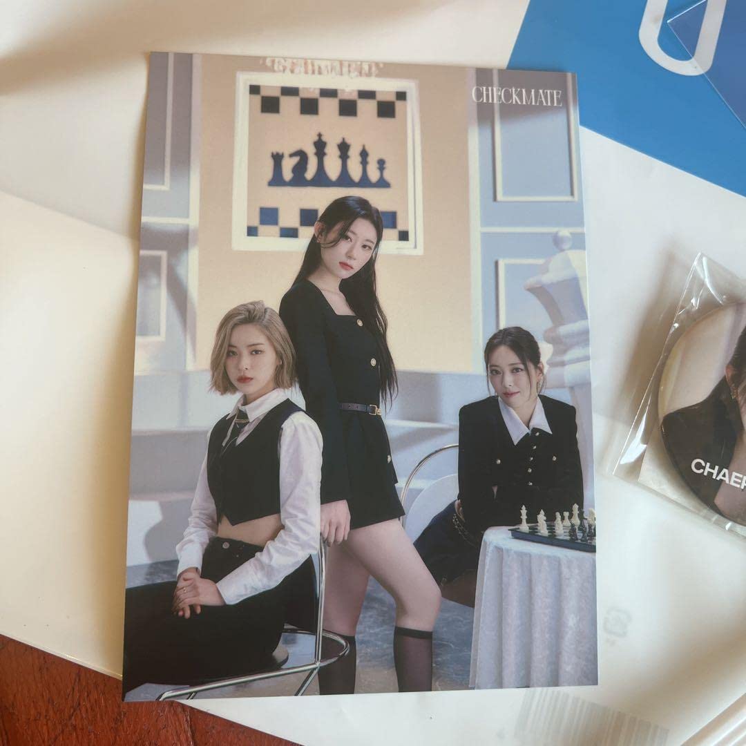 Amazon.co.jp: ITZY チェリヨン うちわ 缶バッジ ラントレ JYP袋