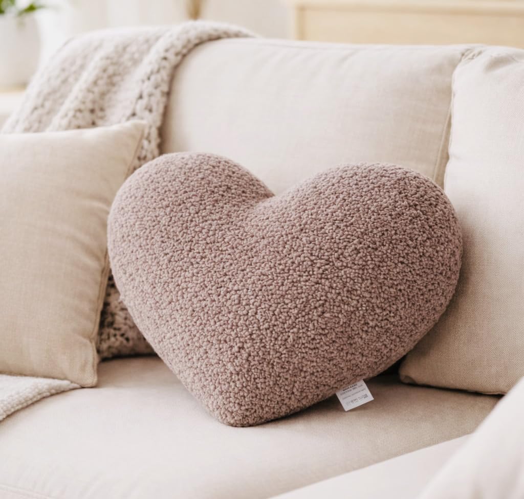 BABEES DEKOKISSEN Boucle Kuschelkissen Wolke GROß 40x25 cm, Flauschiges Deko Kissen für Baby & Kinderzimmer - für Mädchen & Jungen - beige Creme (Herz_beige)