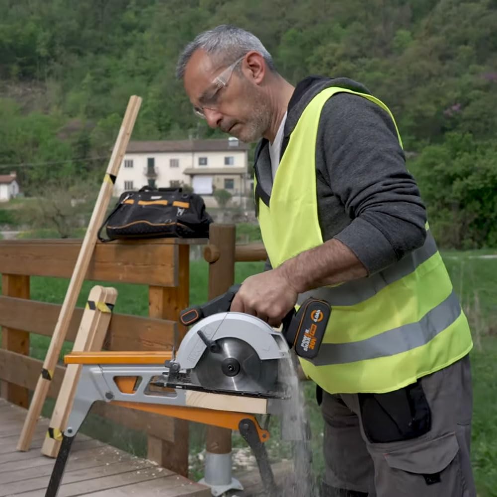 WORX WX526.9 Sega circolare a batteria 20 V – 165 mm – angolo di inclinazione 0 – 50° regolazione senza attrezzi – 55 mm taglio massimo (90°) – design compatto – adattatore di aspirazione – senza
