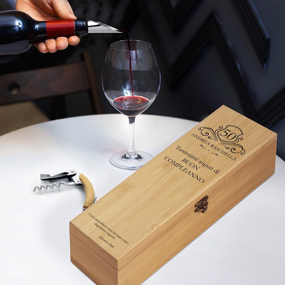 Maverton Cofanetto Porta Vino Amore Completo di Accessori - Set Cavatappi da Vino Personalizzato - Scatola in Legno di bambù + 4 Pezzi di Accessori Vino - Regalo Uomo - Regalo di Natale - Compleanno