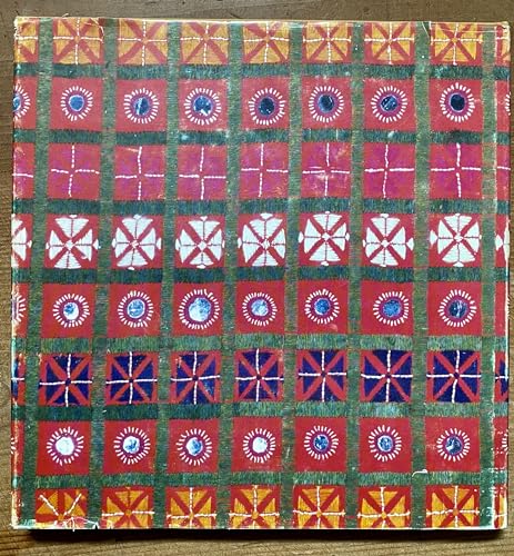 Sindhi Tombs and Textiles: The Persistence of P... 0826305407 Book Cover