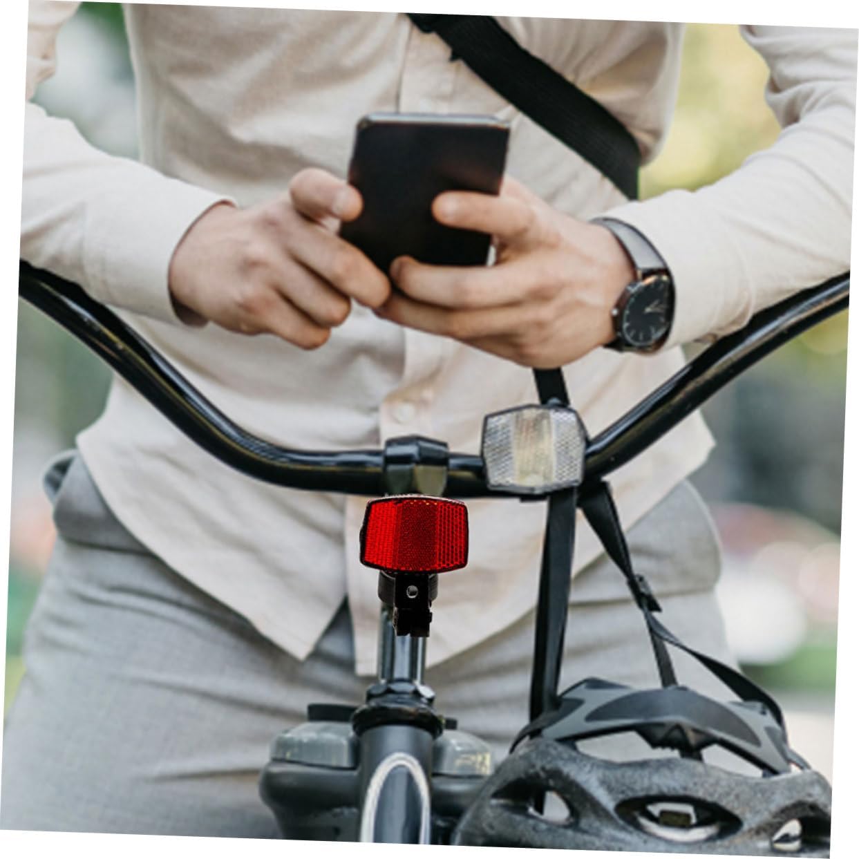 Bicycle Reflector Lights Set Plastic Rear Reflectors for Mountain Bikes Waterproof Night Safety Warning Lights for Cycling