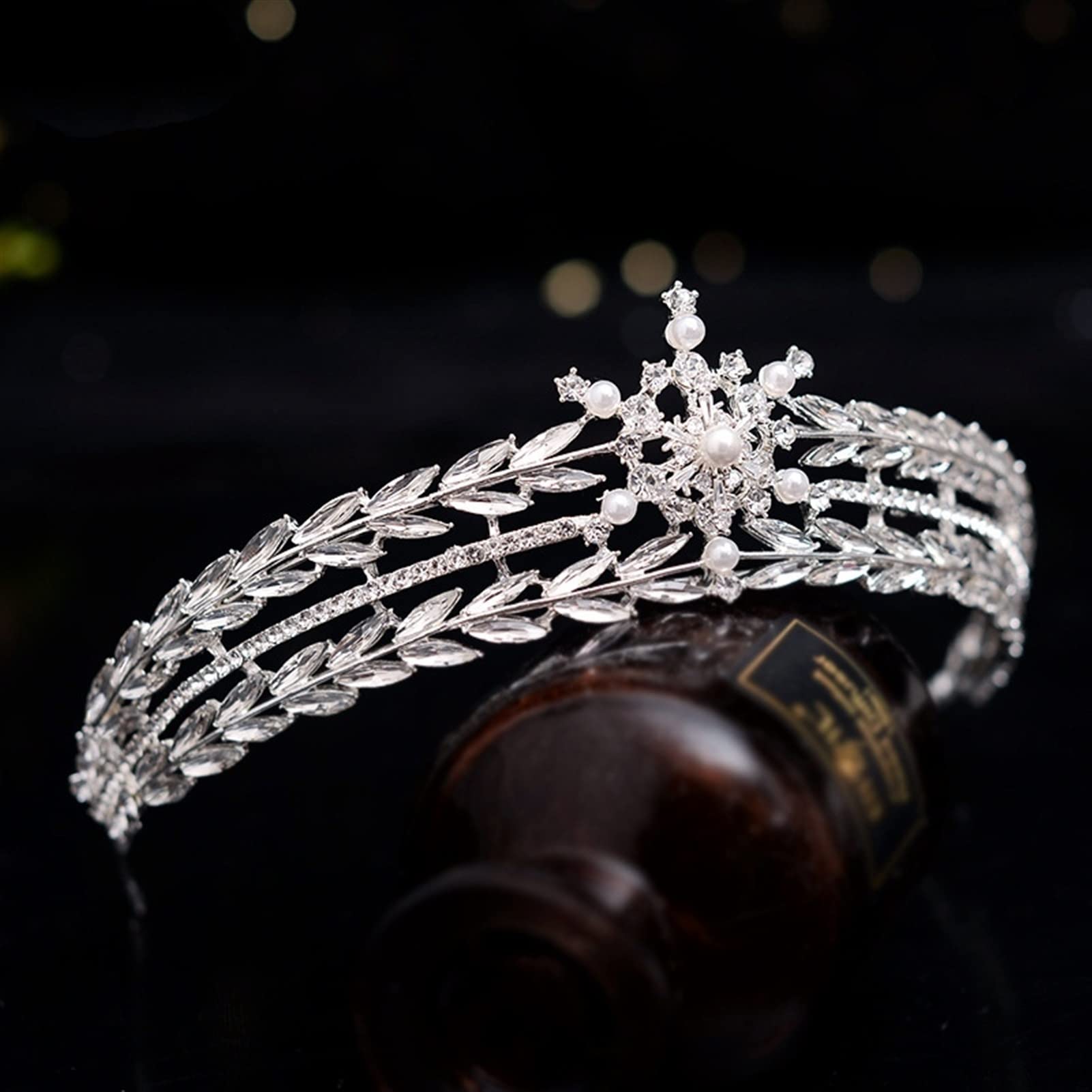 Ślubne akcesoria do włosów panny młodej Perła Kryształ Korona ślubna Rhinestone Panie Stroik Ślubne Akcesoria Do Włosów Ślubne Nakrycia Głowy Welon