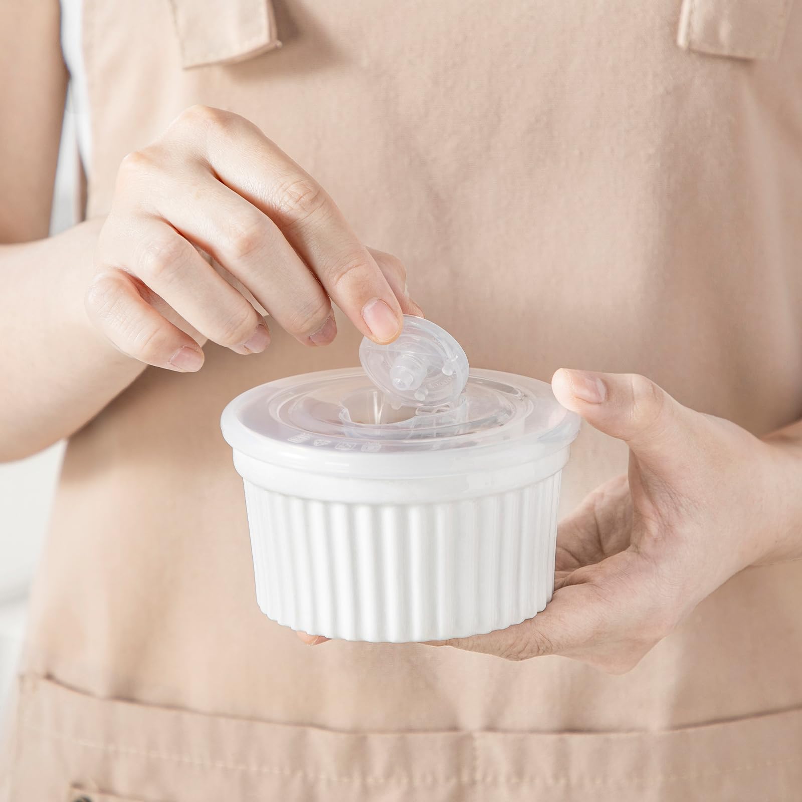 vancasso Pirottini per Soufflé Set con Coperchi, 6 X 200 ml Stampi per Soufflé, Mini Ciotole in Porcellana per Creme Brulè, Set da Stampi a Prova di Forno per Crema Pasticcera, Budino, Ø 9.5cm, Bianco