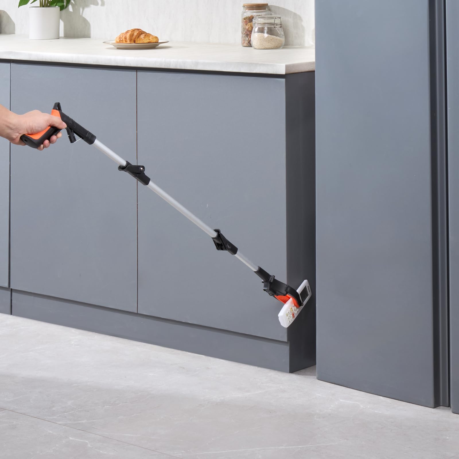VEVOR Greifwerkzeug, 109,2 cm, faltbar, Greifzange mit 360° drehbarer Backe, Magnet und LED-Licht, leichter Greifzange für Senioren, extra langer Müllpicker, oberer Greifer