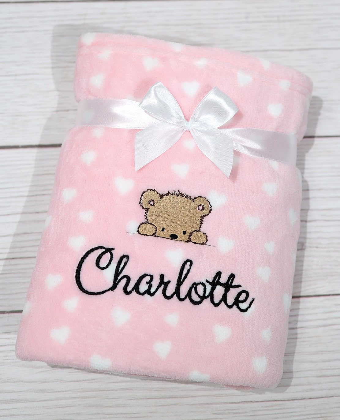 BotoBaby Personalisierte Baby Kuscheldecke Namen & Geburtsdatum – Rosa mit Herzen, 75 x 100 cm, Öko-Tex, Geschenkverpackung, Wunschmotiv (Pink - Herzen)