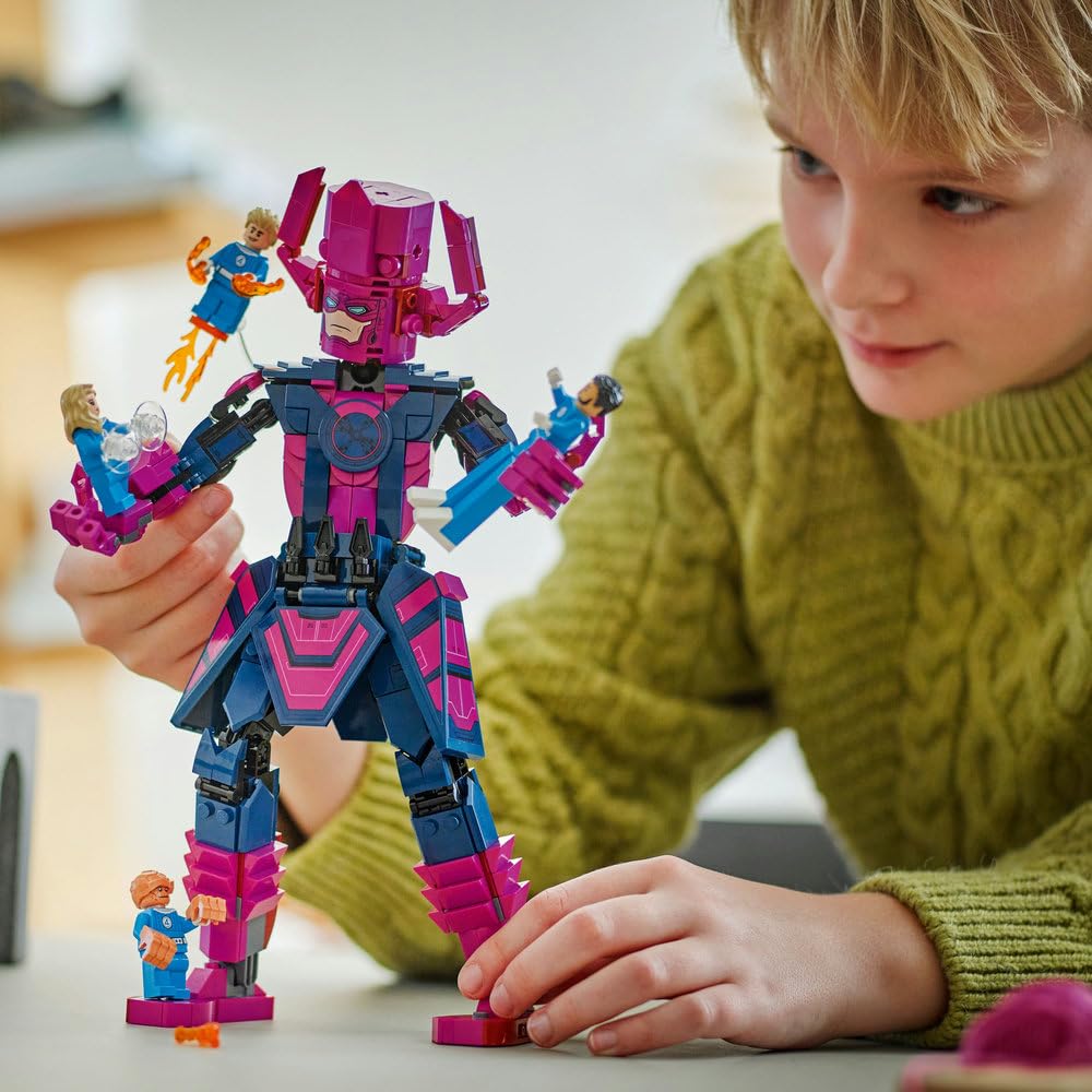 LEGO | Marvel Figurka Fantastycznej Czwórki kontra Galactus 76316 | Zabawka dla 9-latka, duża figurka Galactusa, prezent dla fana Marvela 9+, klocki dla chłopca i dziewczynki, 427 elementów