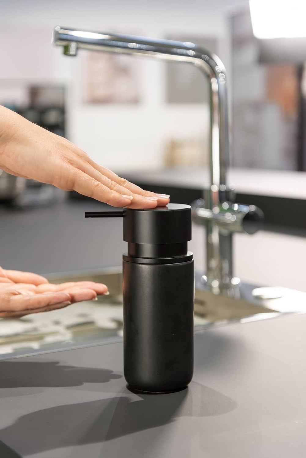 WENKO Silo Black soap Dispenser, refillable Ceramic soap Dispenser for up to 250 ml of Liquid soap, Washing-up Liquid or Disinfectant with Extra-Large Pump Head Made of ABS Plastic, ∅ 6.2 x 16.5 cm