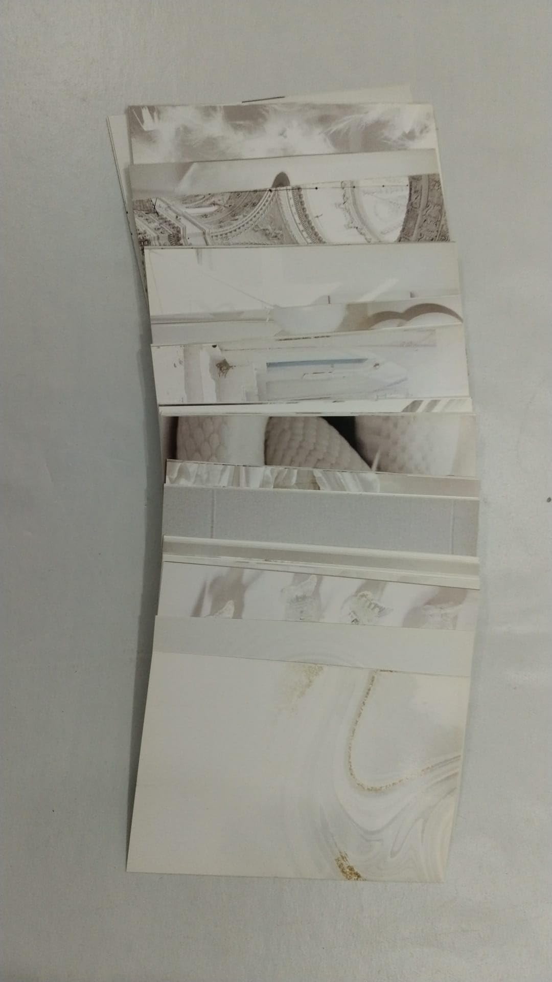 Minimalist Beyaz Estetik Duvar Kolaj Seti - 50 Adet Krem ve Mermer Dokulu Fotoğraf Kartları, Sade ve Şık Oda Dekoru, White Aesthetic Duvar Poster Paketi (10x15 cm)