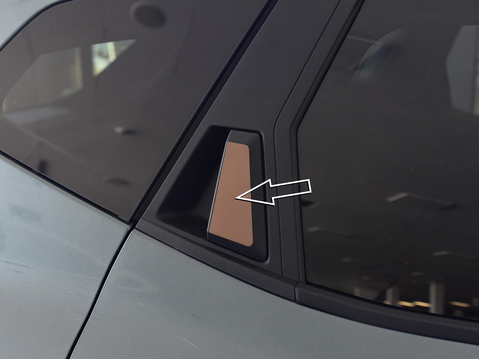 Copertura In Acciaio per 2024+ Dacia.Duster III 3 (P1310) / BIGSTER (R1310) | Maniglia Porta Posteriore Decor - Stile MARRONE RAME | 2 Pezzi Essential Expression Journey Extreme DUSTER Accessori