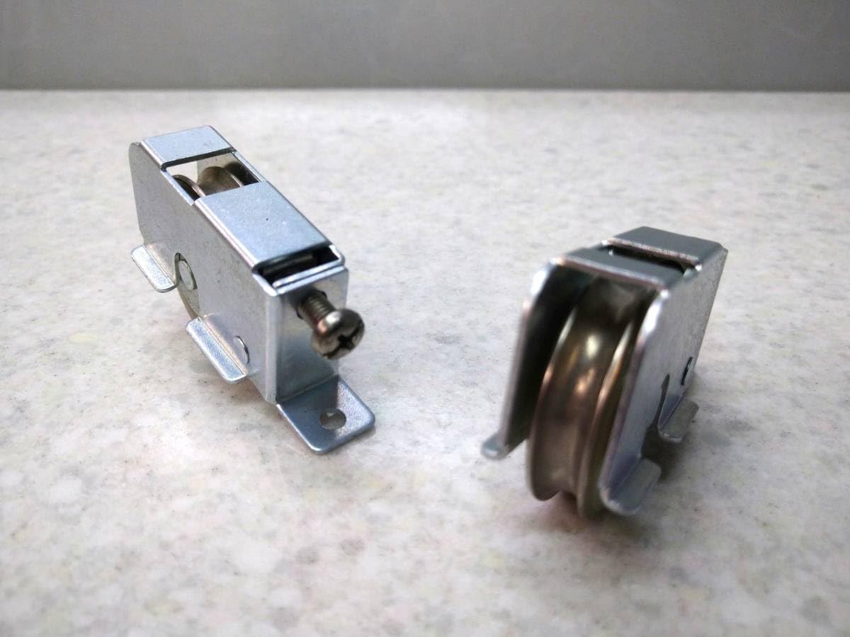 Amazon.co.jp: 新日軽 玄関引戸 戸車 SVE13701 2個1セット 嵐山75