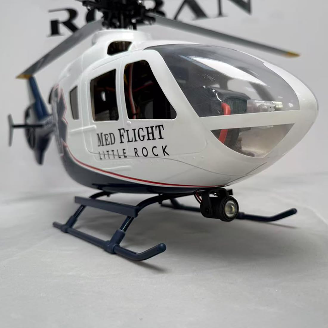 EC135 450 Scale RC Helikopter für Erwachsene, Professioneller 6CH Hubschrauber mit GPS Positionierung, Bürstenloser Motor & GFK-Rumpf, Realistisches 4-Blatt Rotorsystem RTF (Blau-Weiß)