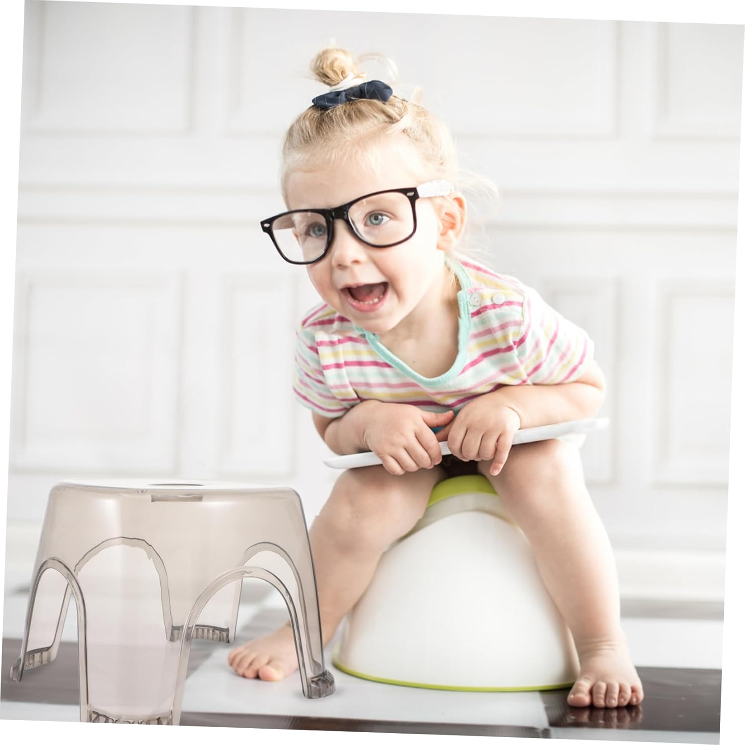 2pcs Small Plastic Step Stool for Boy Girl Lightweight Household Foot Stool for Daily Use Kitchen Bathroom and Bedroom Non-Slip Design and Portable