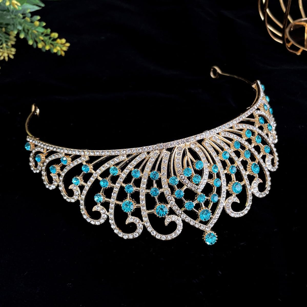 Elegant Wedding Crown Comfortable Wearing Experience Rhinestone Tiara with Zinc Alloy Material Not Easy to Fade for Bride for Wedding Party and Dances