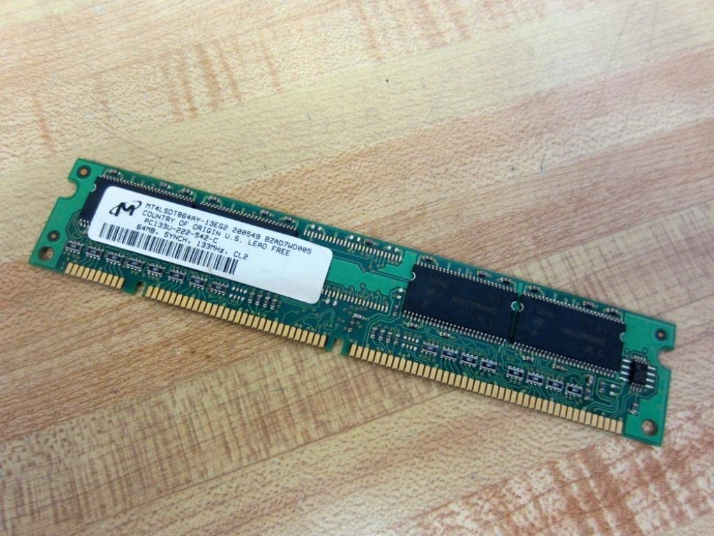 Micron MT4LSDT864AY-13EG2 SDRAM Module 64MB 133MHz 168-Pin