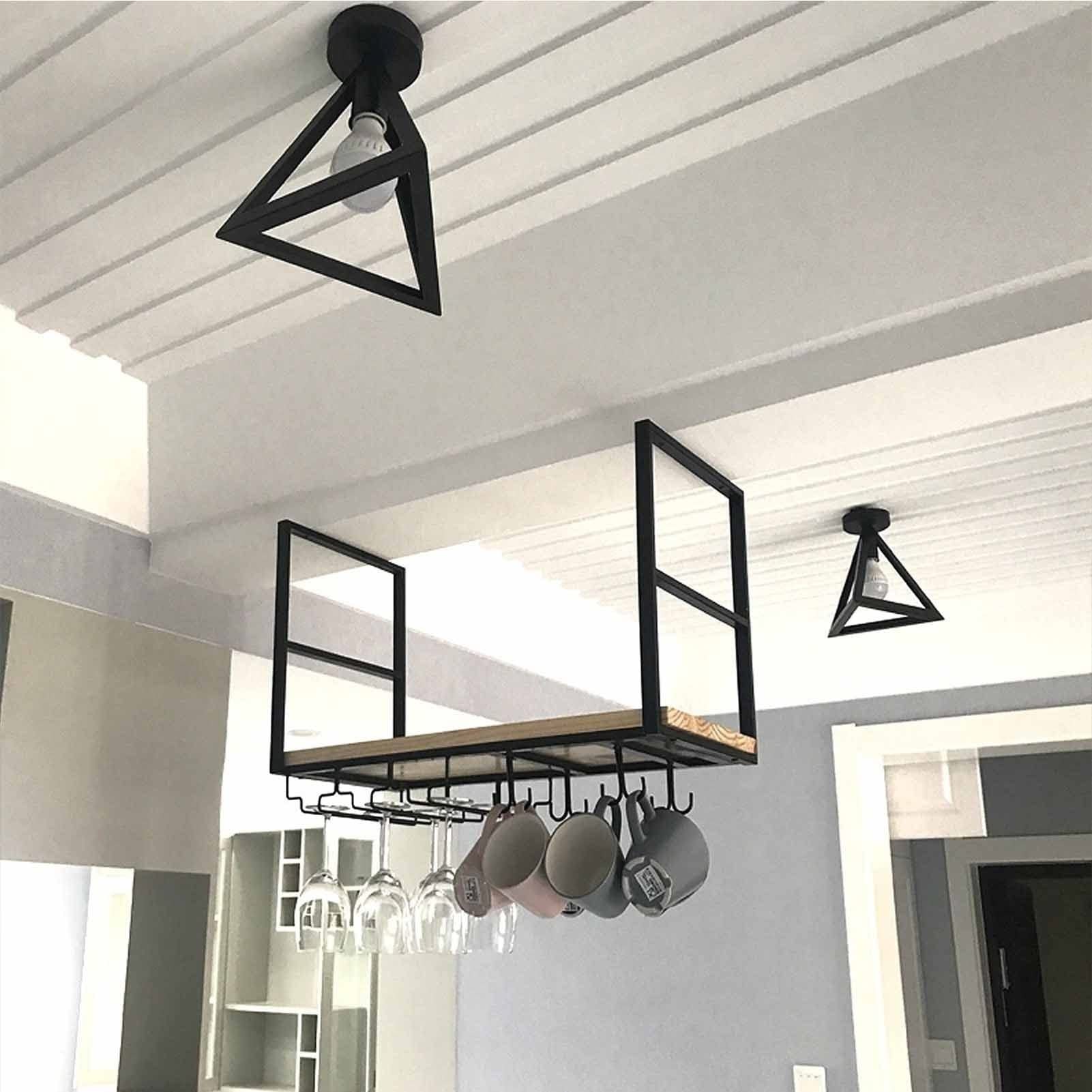 Porte-verres à vin suspendu au plafond pour libérer l'espace de votre cuisine