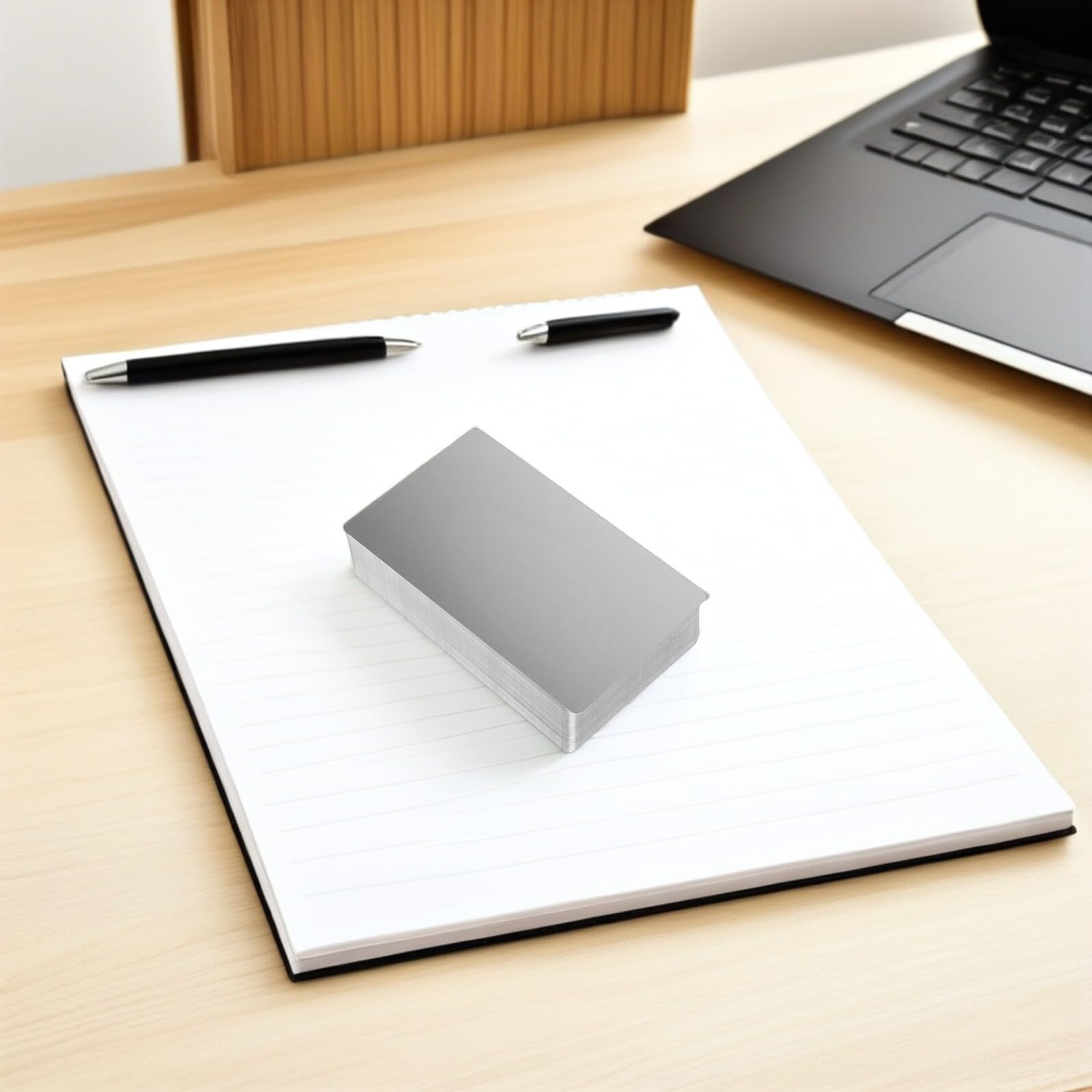 DOITOOL 200 Placas de Aluminio en Blanco para Tarjetas de Visita Grabado Láser de Precisión, Aleación de Aluminio Plata, Ideales para Profesionales de Oficina y Aficionados al Grabado