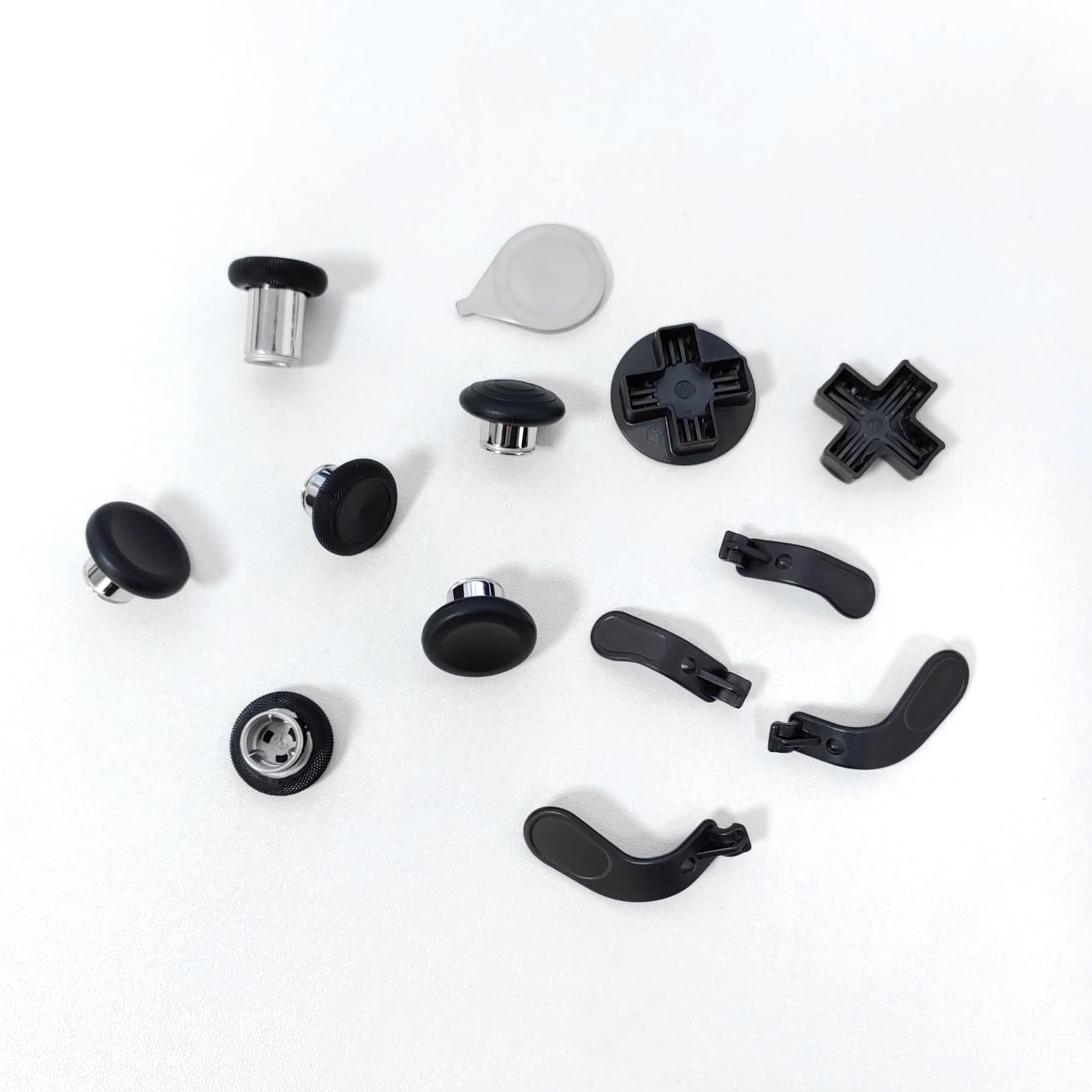 Levette in Metallo per Xbox Elite Series 2 Controller, 13 in 1 Accessori Sostituzione di 6 Joystick 4 Pagaie Posteriori 2 D-Pads con 1 Strumento di Regolazione, Nero