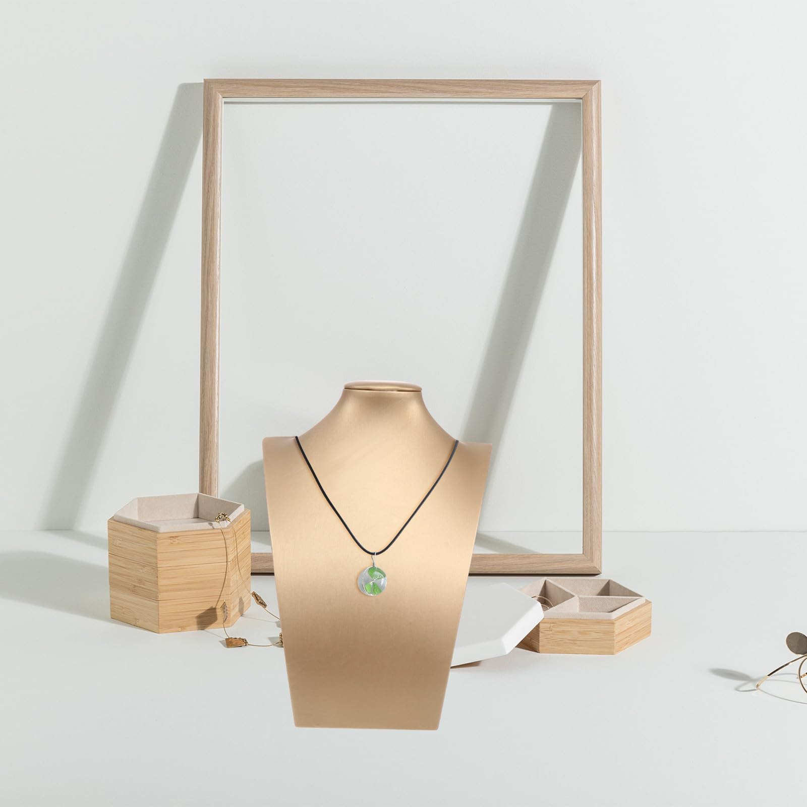 VILLCASE Organizador para Joyas Cepillado de Compuesto Tablero Cuello de Soporte Busto Dorado de Cuero para Collares Adecuado Hogar y Tienda de Joyería