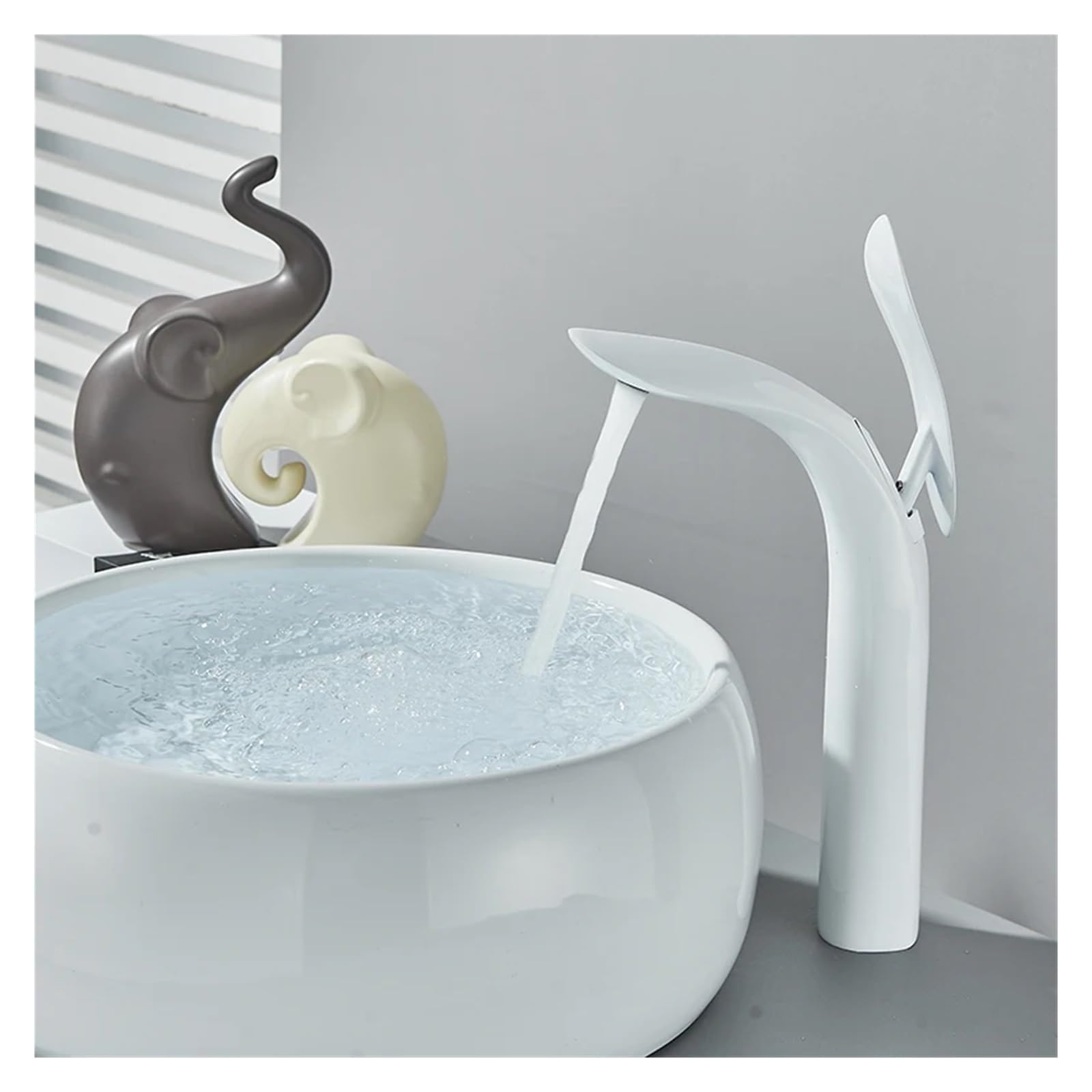 Mitigeur eau chaude et froide au design feuille pour salle de bains