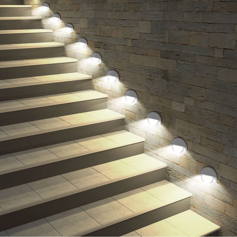V-TAC Faretto LED da Esterno con Pannello Solare 4.5W - 1500 Lumen - Dotato di Sensore di Movimento e Telecomando - IP65 - Batteria 3600 mAh - Faro Piccolo per Casa, Giardino, Garage - 4000K + 6000K