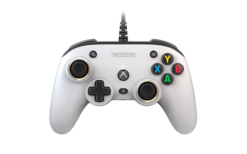 Nacon Pro Compact Controller Xbox — Cavo e Atmos, prezzo da entry level