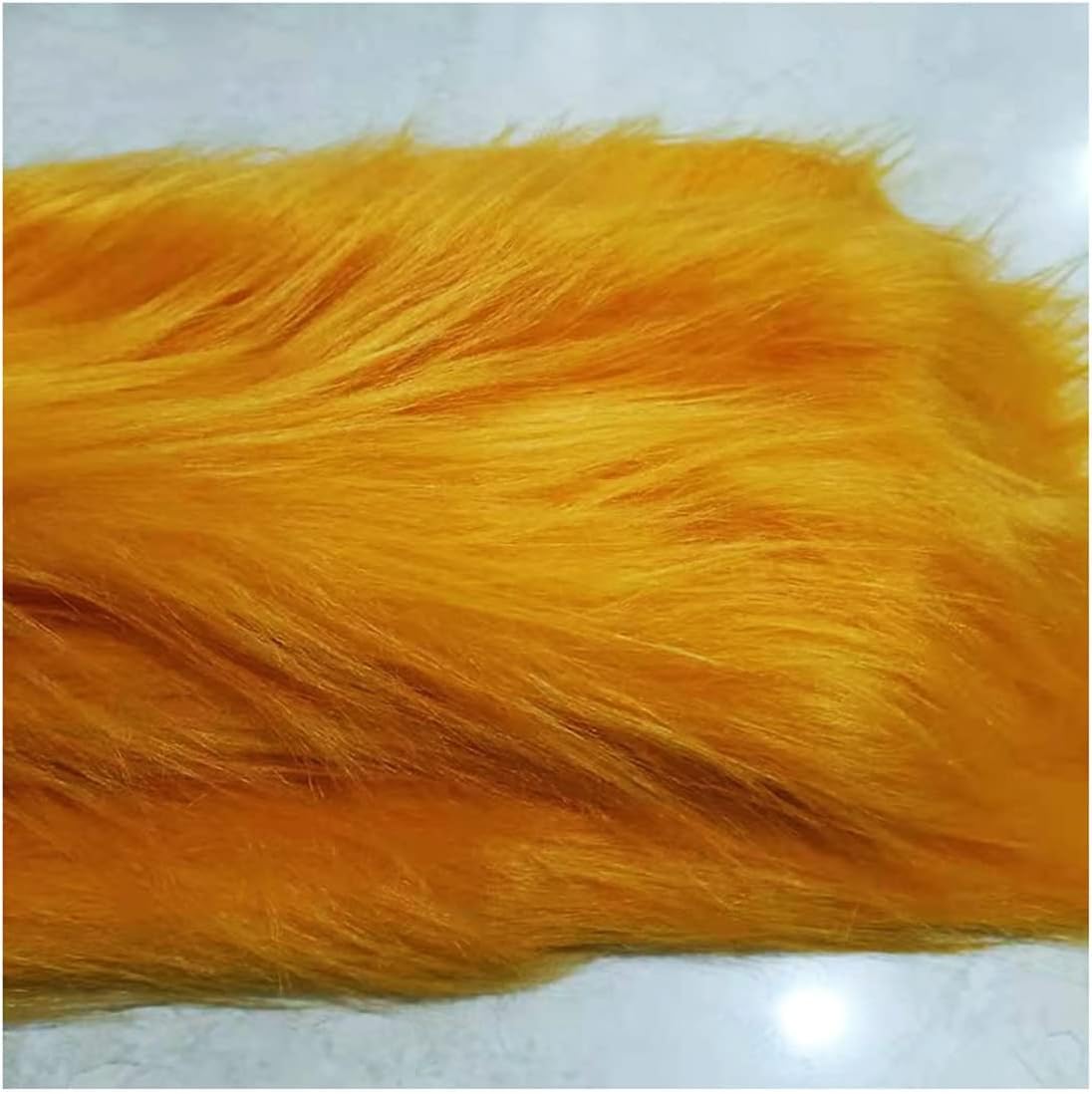 Tissu fausse fourrure 12cm orange pour costume cosplay et artisanat 180x50cm